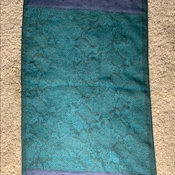 Halston Scarf - Picture 4 of 5